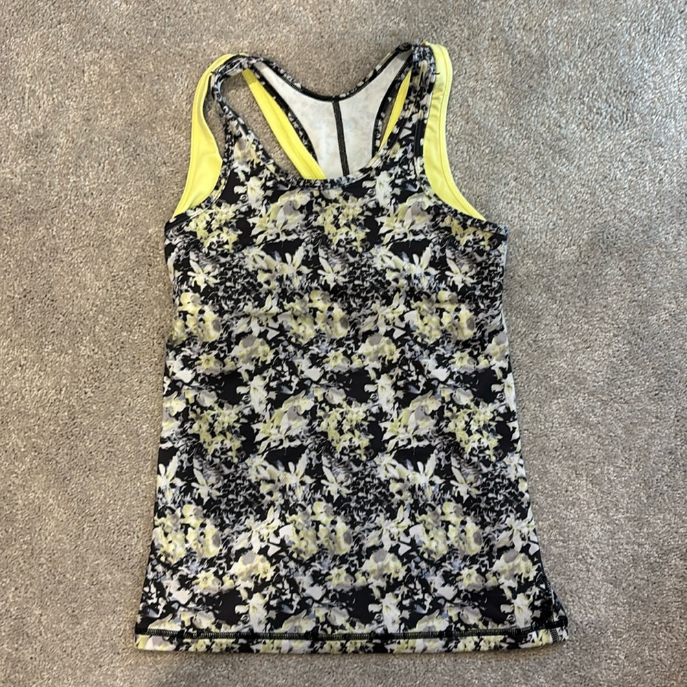 Lululemon 2 in 1 tank top with bra